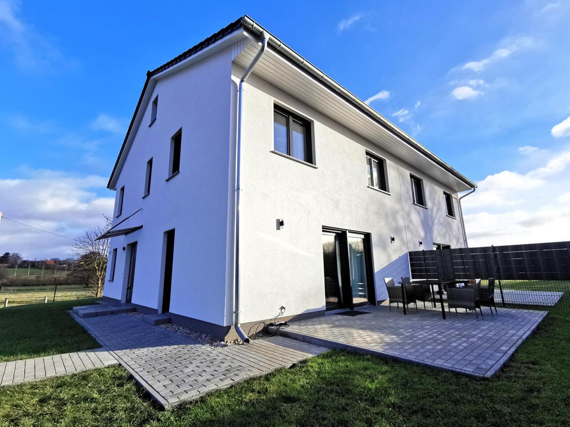 Bohnapartments Haus Zocheblick - 2 Kostenlose Parkplaetze - Sehr Ruhig - 4 Schlafzimmer - Neubau - Vollausstattung - Wlan Hoppegarten Exterior photo